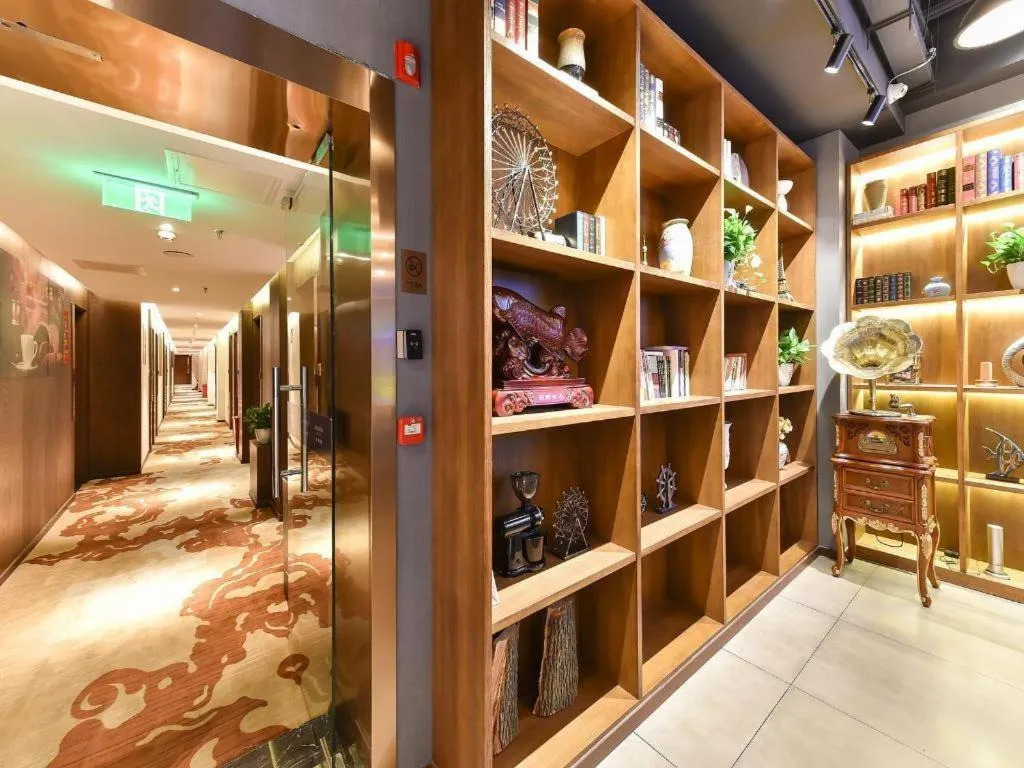 James Joyce Coffetel·Beijing South Muxiyuan Metro Station