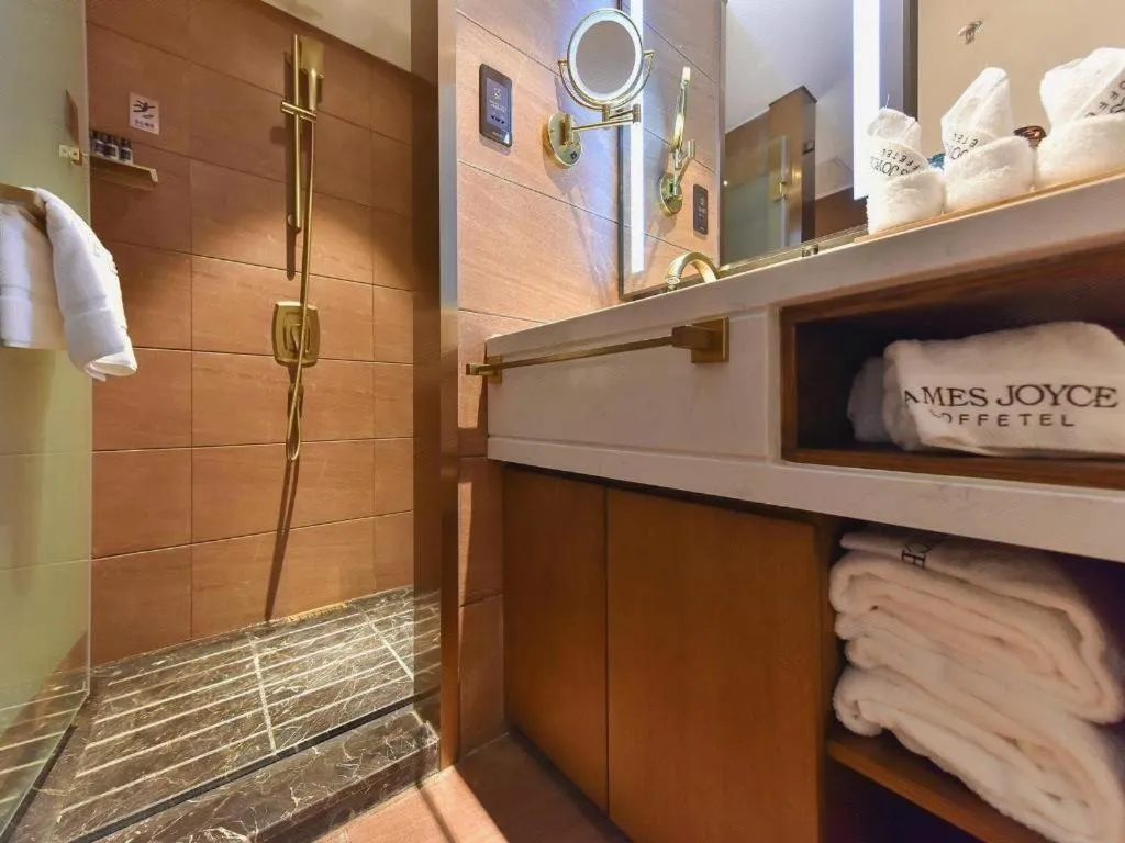 James Joyce Coffetel·Beijing South Muxiyuan Metro Station