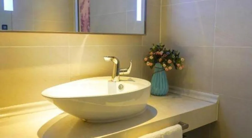 Lavande Hotel·Jining Party School Building