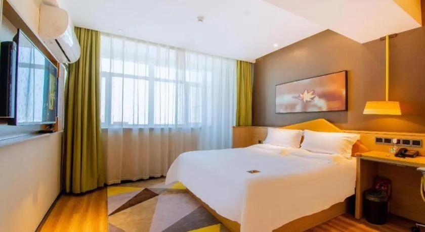 Bed in IU Hotel Baoding Yuhua East Road Passenger Center