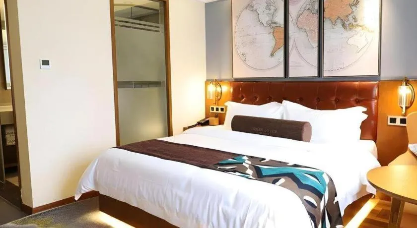 Bed in James Joyce Coffetel Guangyuan High-Speed Railway Station Dongba Municipal Government