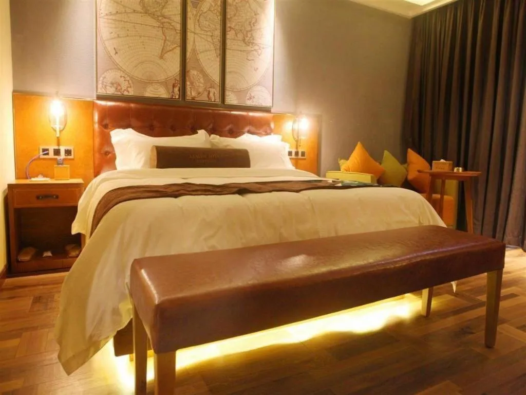 Bed in James Joyce Coffetel Guangyuan High-Speed Railway Station Dongba Municipal Government