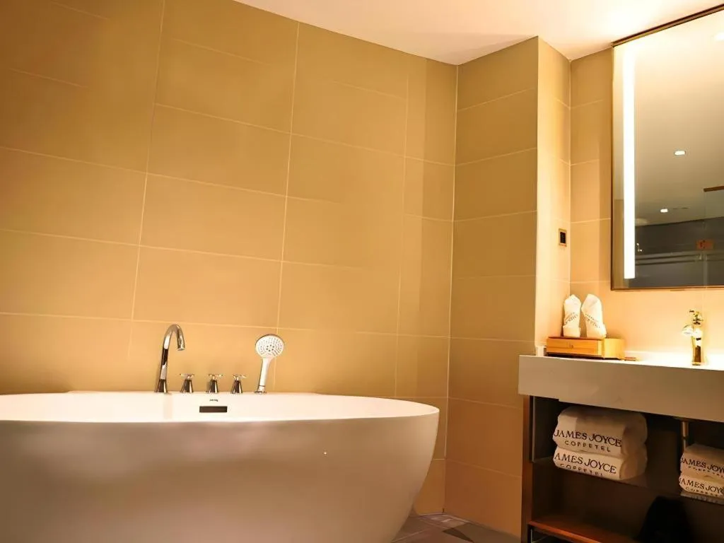 James Joyce Coffetel Guangyuan High-Speed Railway Station Dongba Municipal Government