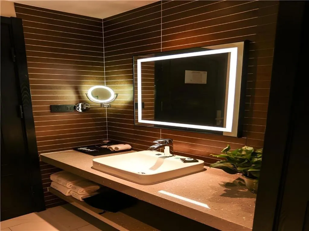 Xana Hotelle·Ji'nan Hi-tech Zone Century Avenue Tangye