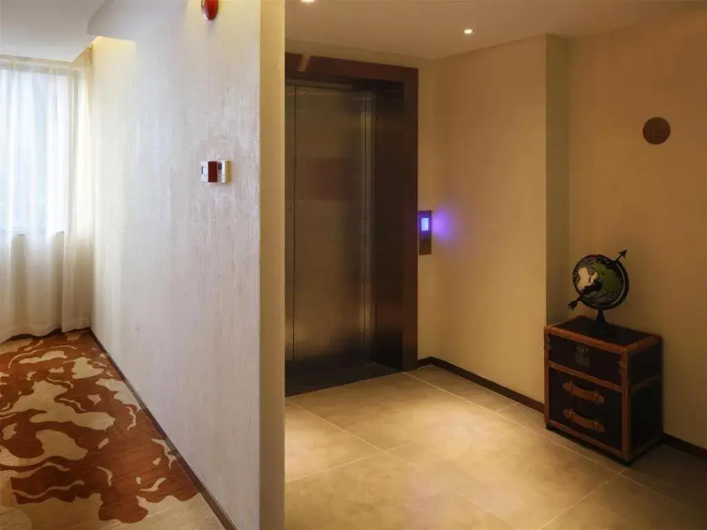 James Joyce Coffetel·Nannign Shanglin Tongle Road James Joyce Coffetel·Nannign Shanglin Tongle Road