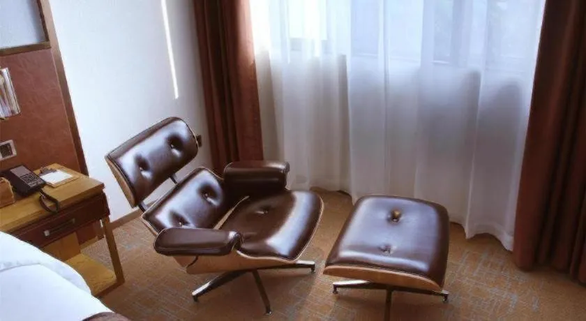 James Joyce Coffetel·Nannign Shanglin Tongle Road