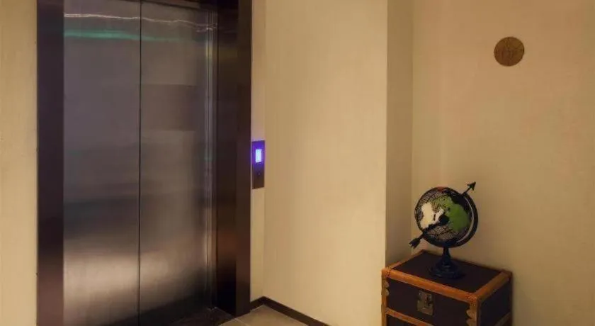 James Joyce Coffetel·Nannign Shanglin Tongle Road