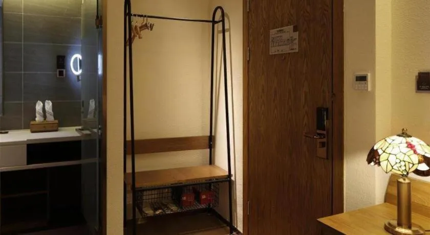 James Joyce Coffetel·Nannign Shanglin Tongle Road