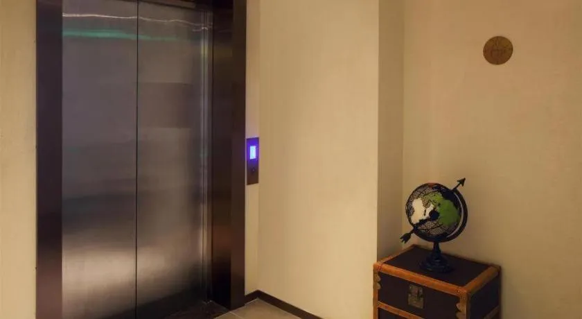 James Joyce Coffetel·Nannign Shanglin Tongle Road