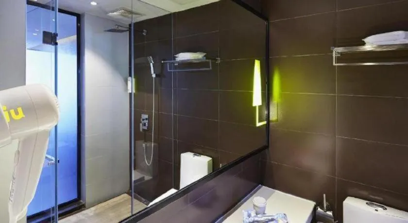 IU Hotel·Tianjin Binhai New District Yanghuo Market