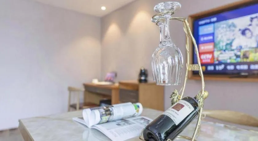 Bed in James Joyce Coffetel Hefei University of Technology