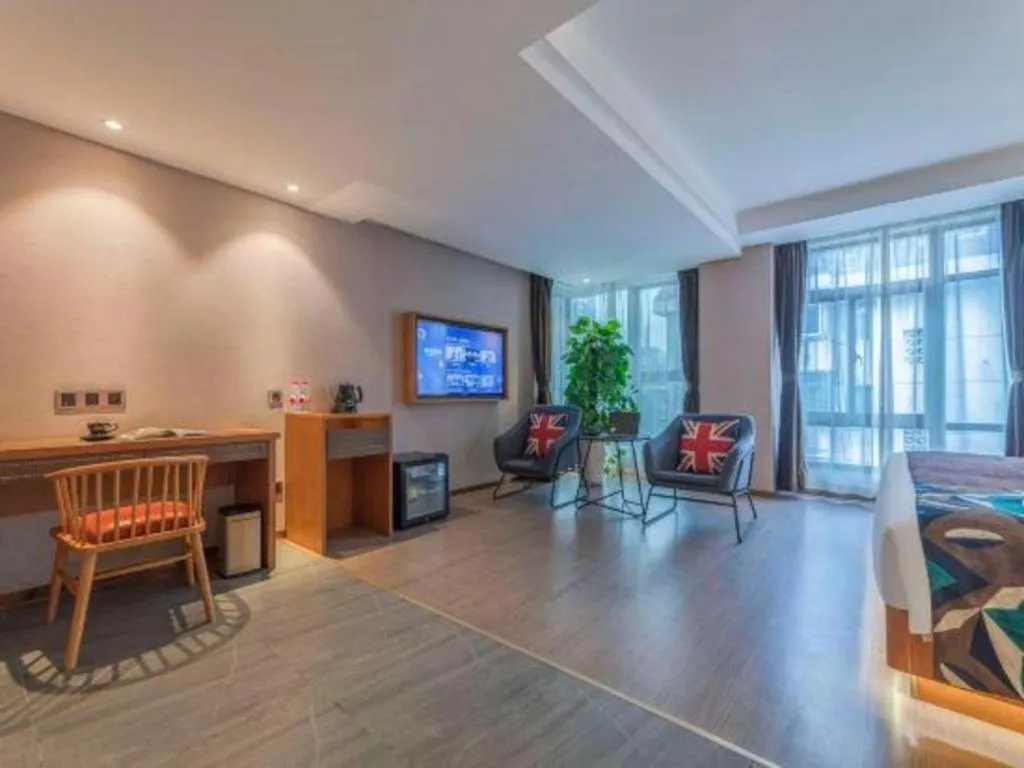 James Joyce Coffetel Hefei University of Technology