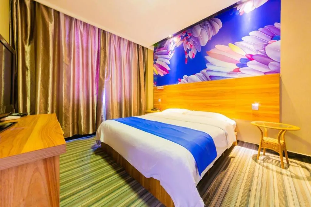 Bed in PAI Hotel Huayin Huashan Mountain Scenic Spot Ancient Street