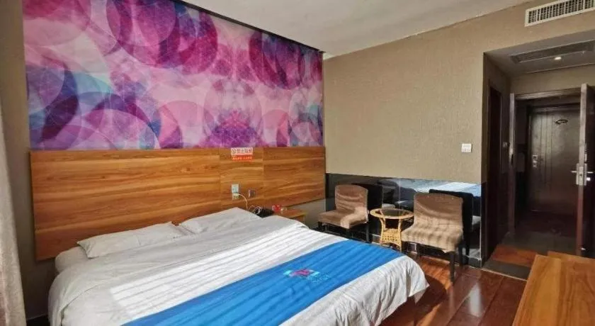 Bed in PAI Hotel Huayin Huashan Mountain Scenic Spot Ancient Street