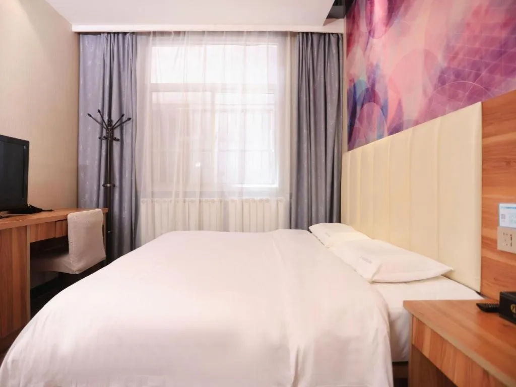 Bed in PAI Hotel Huayin Huashan Mountain Scenic Spot Ancient Street