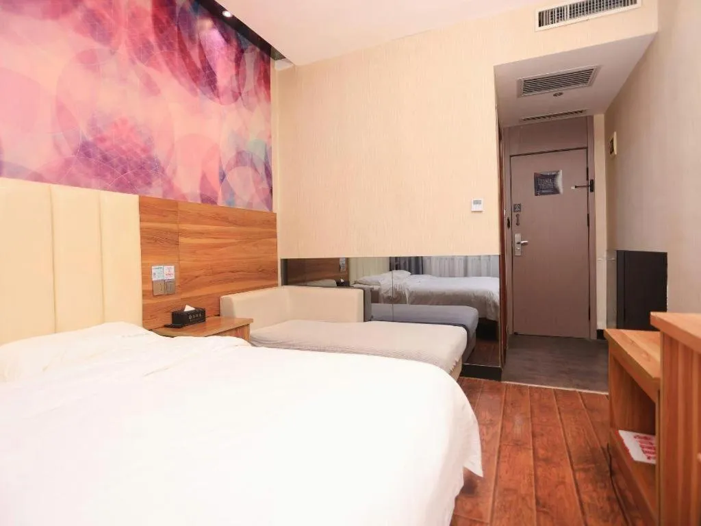 Bed in PAI Hotel Huayin Huashan Mountain Scenic Spot Ancient Street