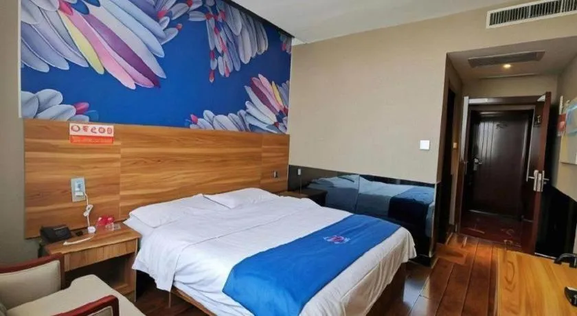 Bed in PAI Hotel Huayin Huashan Mountain Scenic Spot Ancient Street