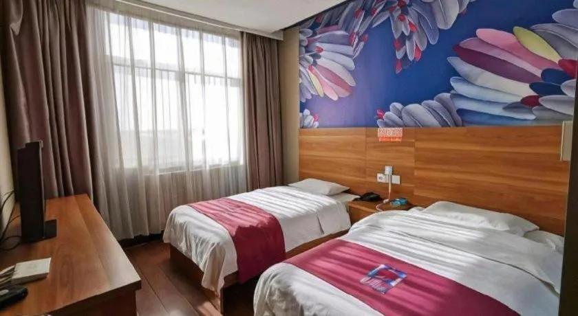 Bed in PAI Hotel Huayin Huashan Mountain Scenic Spot Ancient Street
