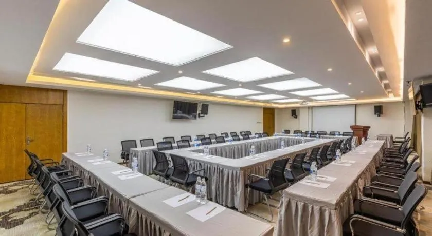 James Joyce Coffetel·Chadianzi Passenger Terminal Jinke Bei Road Metro Station