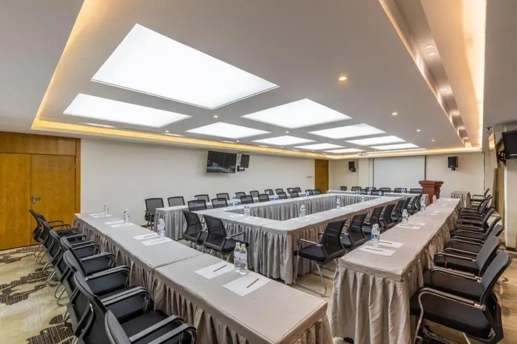 James Joyce Coffetel·Chadianzi Passenger Terminal Jinke Bei Road Metro Station James Joyce Coffetel·Chadianzi Passenger Terminal Jinke Bei Road Metro Station