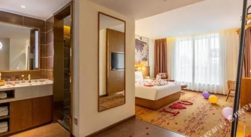 Bed in James Joyce Coffetel·Chadianzi Passenger Terminal Jinke Bei Road Metro Station Bed in James Joyce Coffetel·Chadianzi Passenger Terminal Jinke Bei Road Metro Station