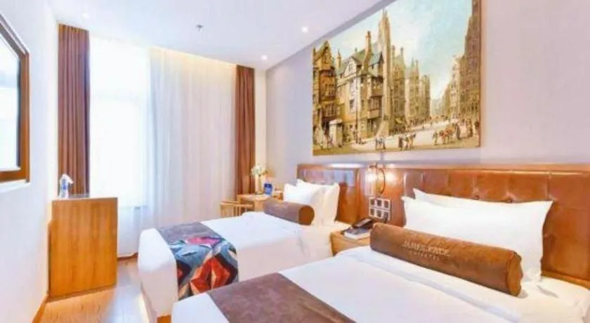 Bed in James Joyce Coffetel Beijing South Station Guang'anmen You'an Hospital