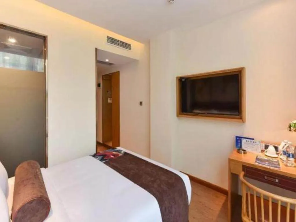 Bed in James Joyce Coffetel Beijing South Station Guang'anmen You'an Hospital