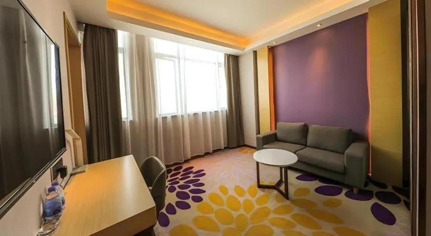 Lavande Hotel·Yichun Wanda, High Speed Railway Station