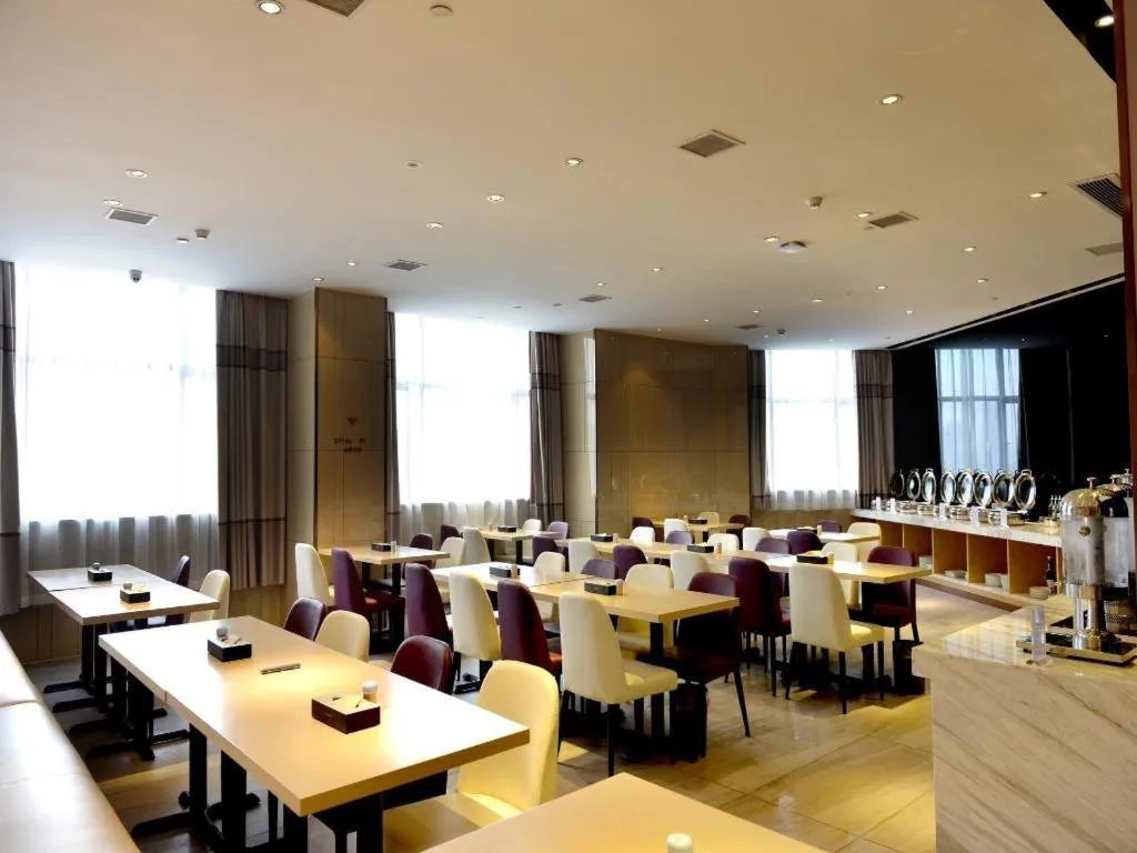 Lavande Hotel·Yichun Wanda, High Speed Railway Station