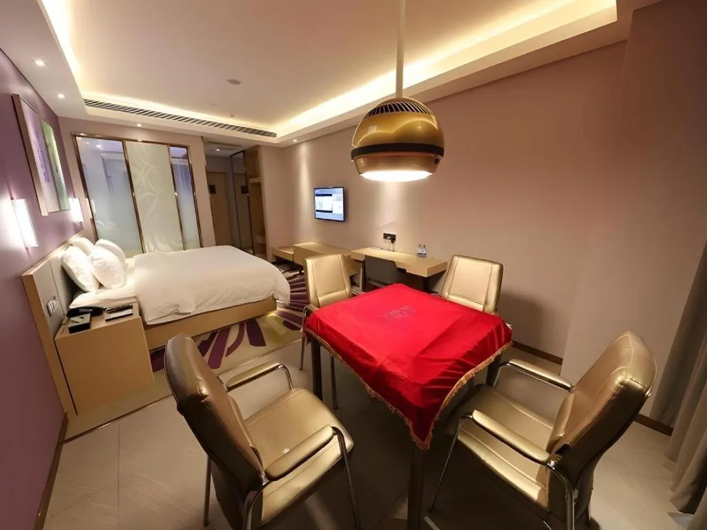 Lavande Hotel·Yichun Wanda, High Speed Railway Station