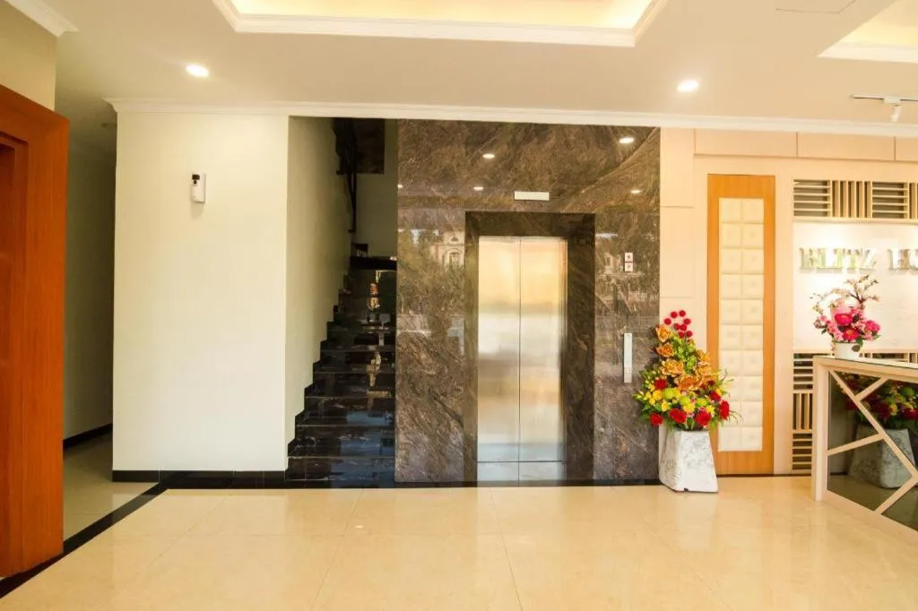 Capital O 1432 Blitz Hotel