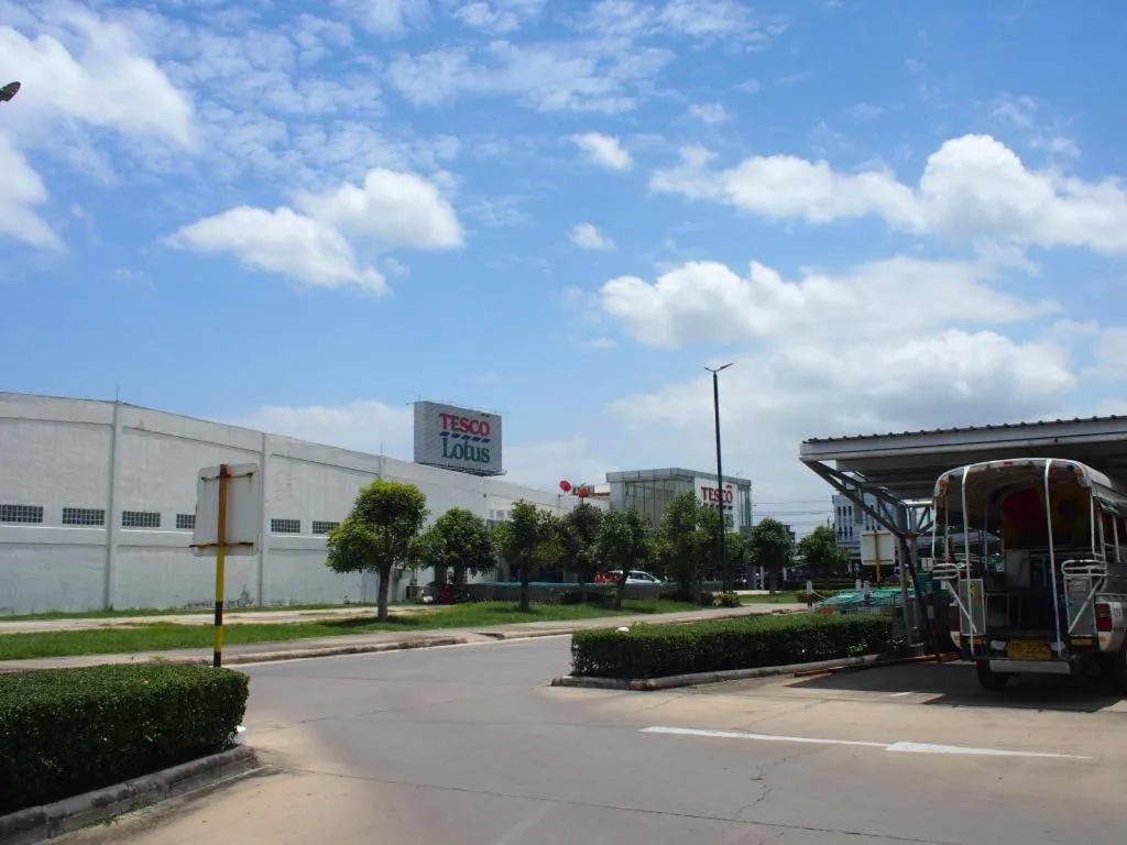 New Home Nakhon Chai Si