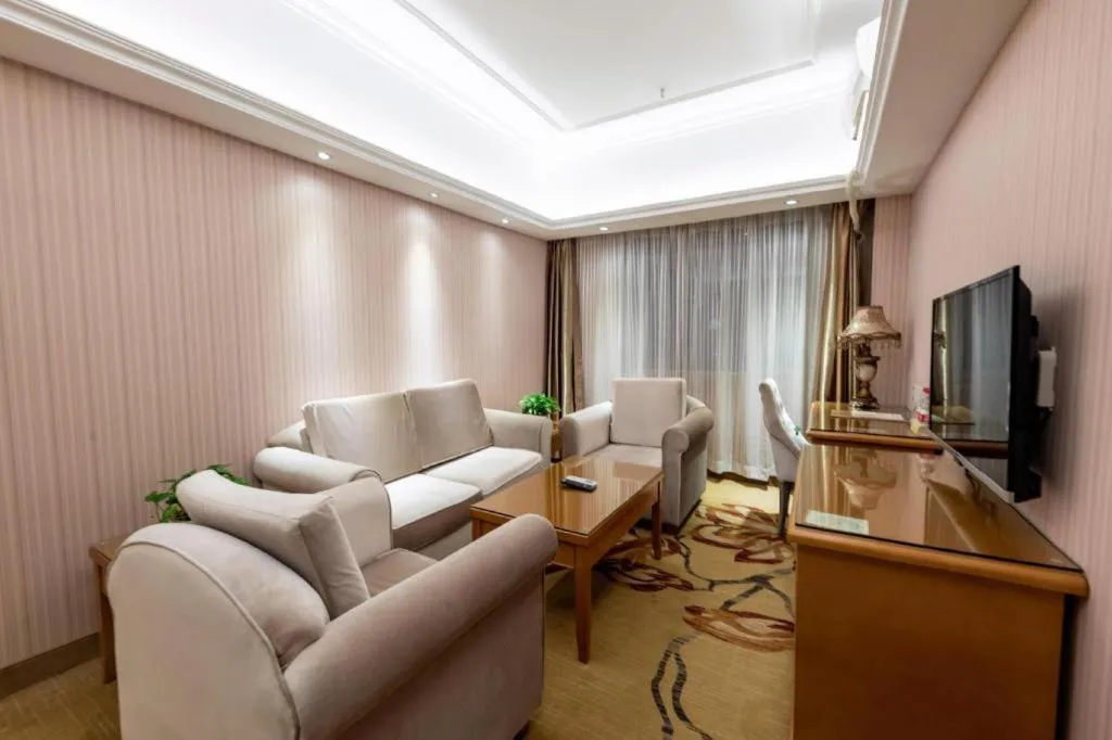 Vienna Hotel Inner Mongolia Hohhot Railway Station Gongzhufu Metro Station