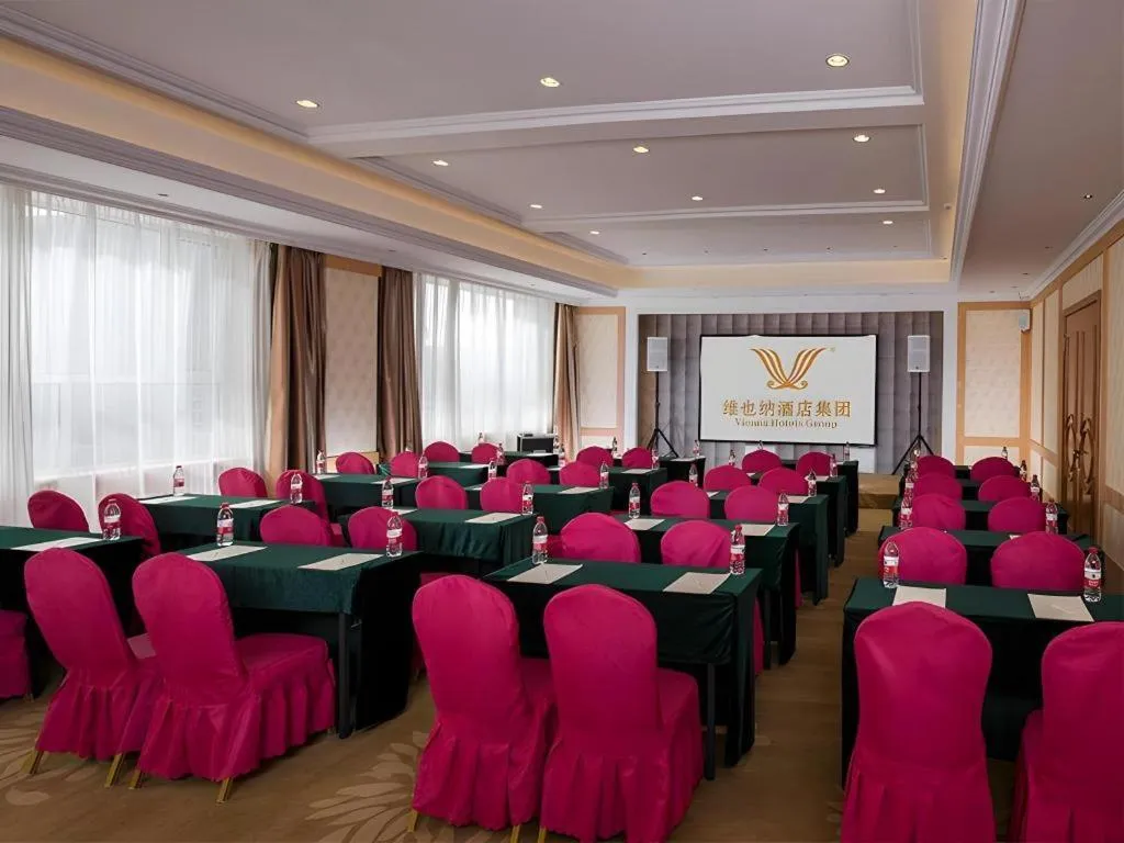 Vienna Hotel Inner Mongolia Hohhot Railway Station Gongzhufu Metro Station