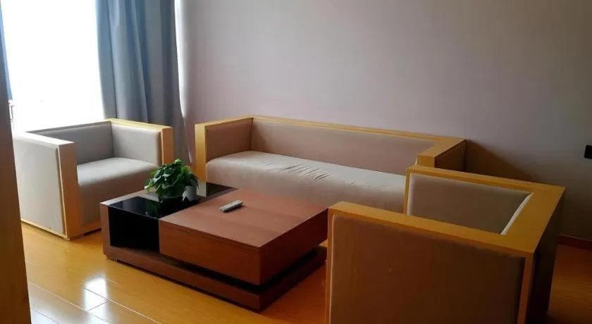 GreenTree Inn Tongling City ZonGYAng County Qishan Road People's Hospital