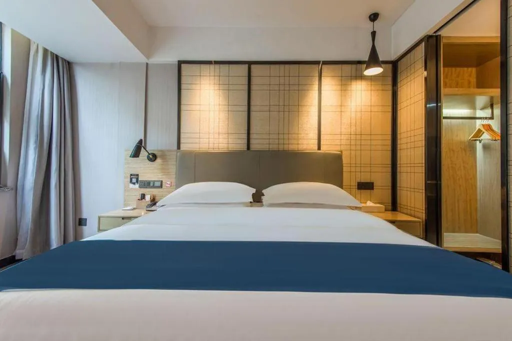 Bed in Echarm Hotel Lhasa Potala Palace