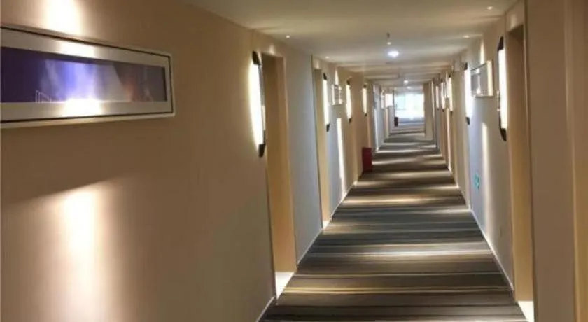 City Comfort Inn Wuhan Guanggu Minzhu Avenue NO.1 Middle School Affiliated to CCNU