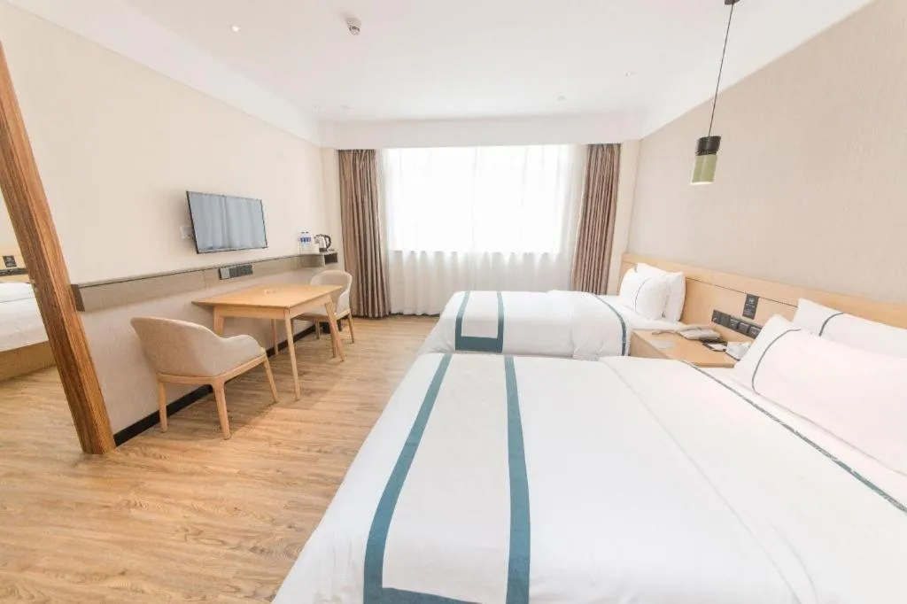 Bed in City Comfort Inn Guangzhou Panyu Qiaonan Aoyuan Plaza