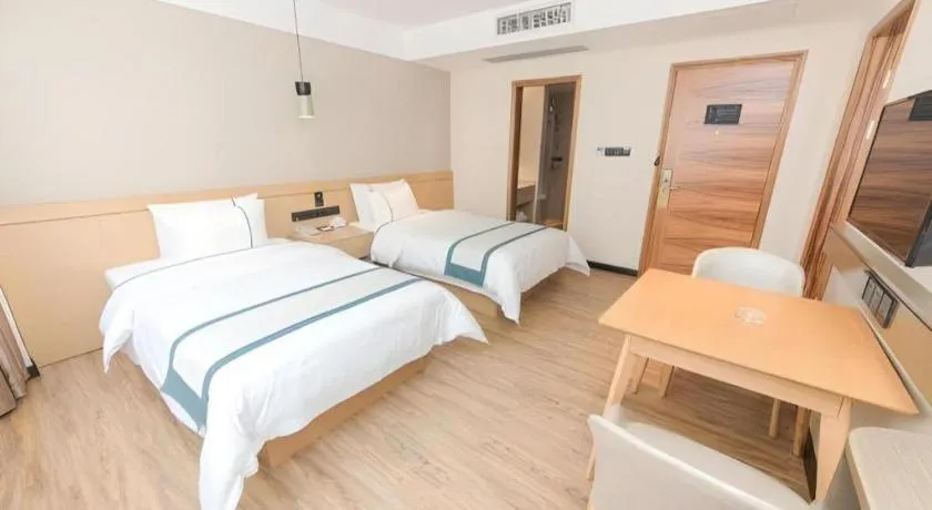 Bed in City Comfort Inn Guangzhou Panyu Qiaonan Aoyuan Plaza