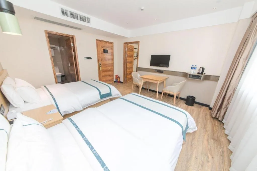 Bed in City Comfort Inn Guangzhou Panyu Qiaonan Aoyuan Plaza