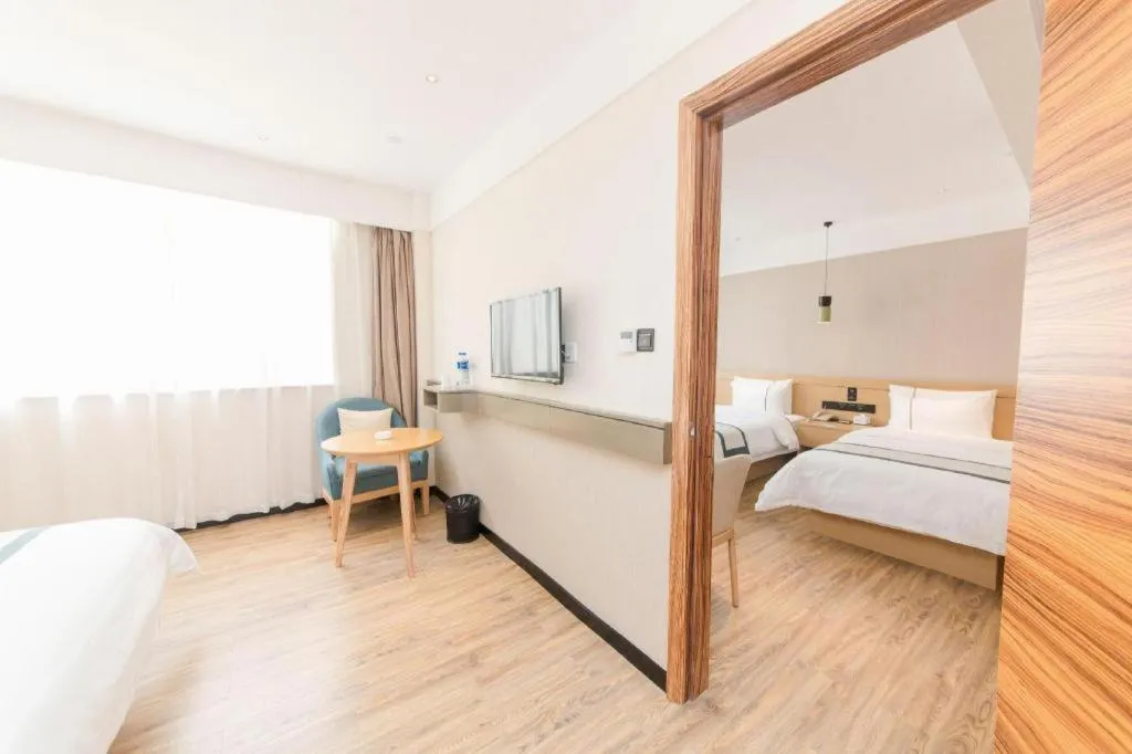 Bed in City Comfort Inn Guangzhou Panyu Qiaonan Aoyuan Plaza