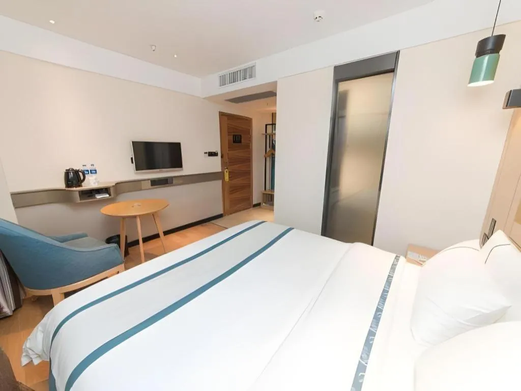 Bed in City Comfort Inn Guangzhou Panyu Qiaonan Aoyuan Plaza