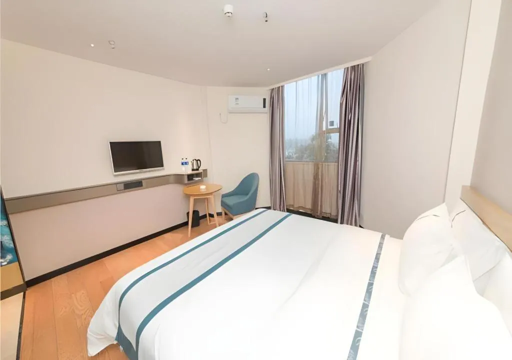 Bed in City Comfort Inn Guangzhou Panyu Qiaonan Aoyuan Plaza