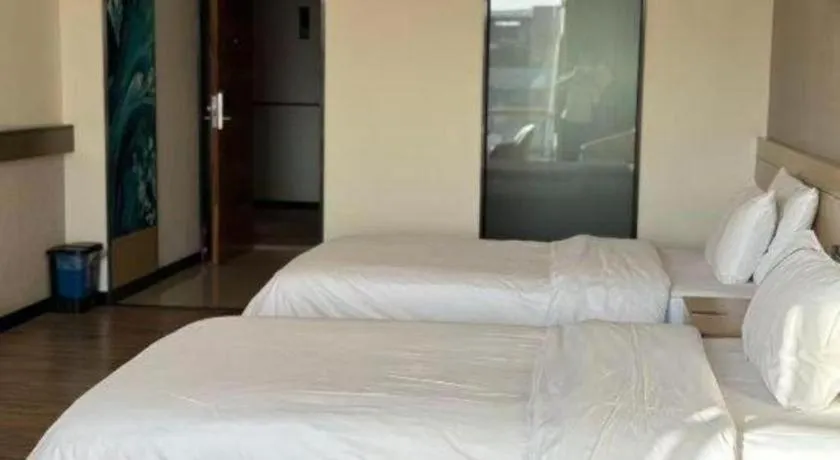 Bed in City Comfort Inn Guangzhou Panyu Qiaonan Aoyuan Plaza