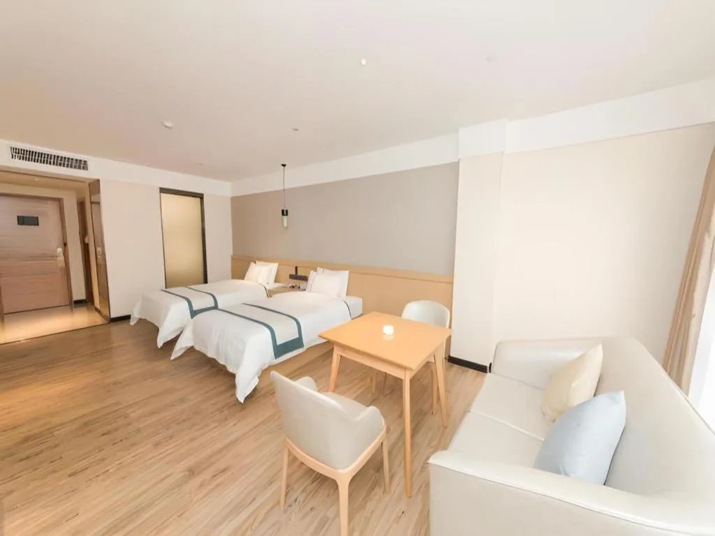 Bed in City Comfort Inn Guangzhou Panyu Qiaonan Aoyuan Plaza