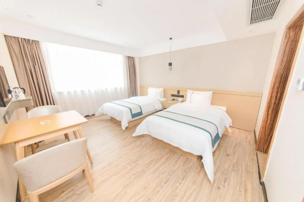 Bed in City Comfort Inn Guangzhou Panyu Qiaonan Aoyuan Plaza