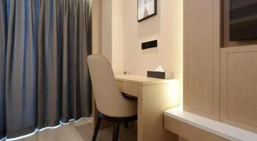 Borrman Hotel Guiyang Guanshanhu International Conference Center Metro Station Borrman Hotel Guiyang Guanshanhu International Conference Center Metro Station