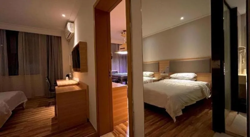 Bed in City Comfort Inn Wuhan Jiangxia Stadium
