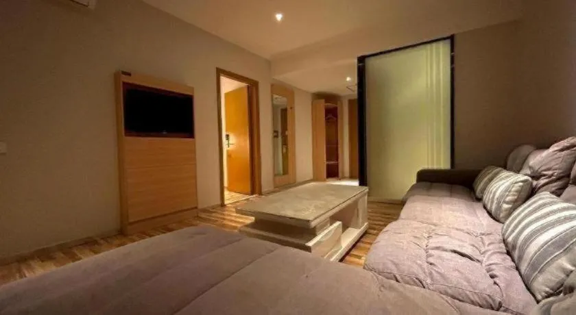 Bed in City Comfort Inn Wuhan Jiangxia Stadium