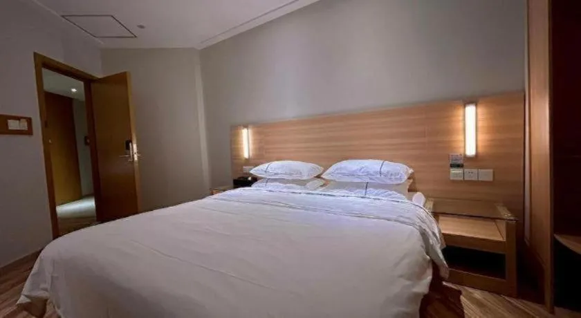 Bed in City Comfort Inn Wuhan Jiangxia Stadium